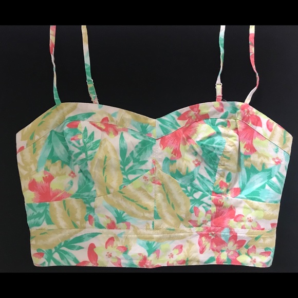 American Eagle Outfitters Tops - American Eagle Floral Tropical Crop Top